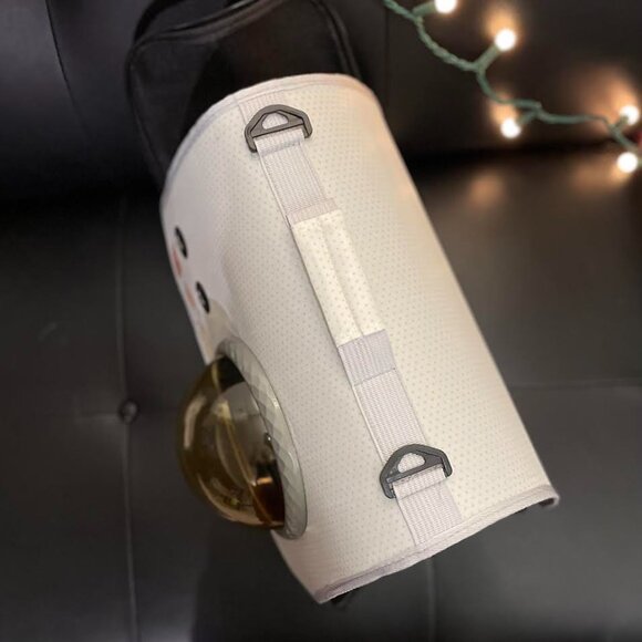 Stylish and Comfy, Portable Cat Carrier with Window!  NWT - Picture 5 of 7